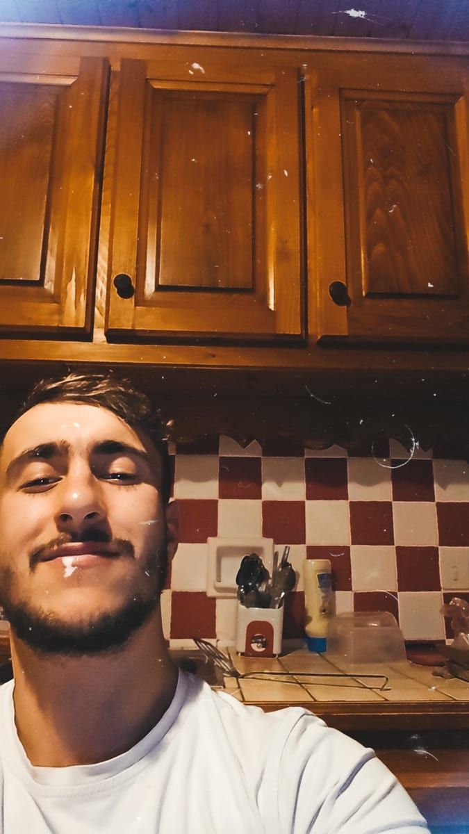 Profil de Elyesse, 25 ans, Rencontre gay à Prez-vers-Noréaz (Fribourg)