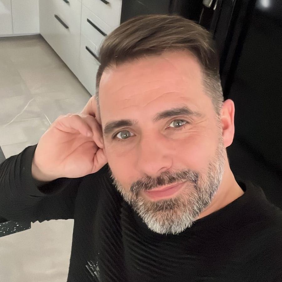Priscillien - Rencontre gay à Cugy FR Profil de Priscillien, 40 ans, Rencontre gay à Cugy FR (Fribourg)