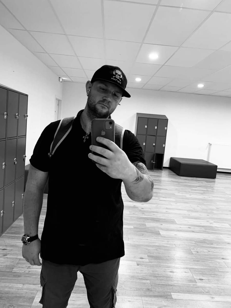 Profil de Nathis, 41 ans, Rencontre gay à Vallon (Fribourg)