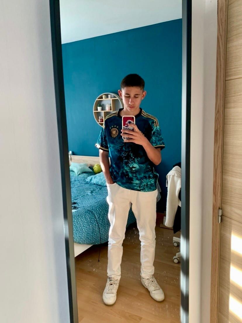 Profil de Laid, 23 ans, Rencontre gay à Echarlens (Fribourg)