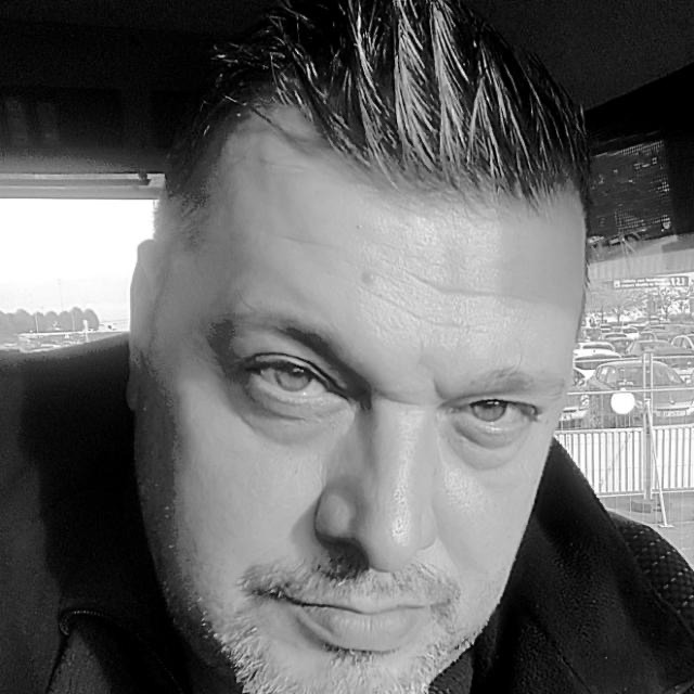 Profil de Ubald, 43 ans, Rencontre gay à Greng (Fribourg)