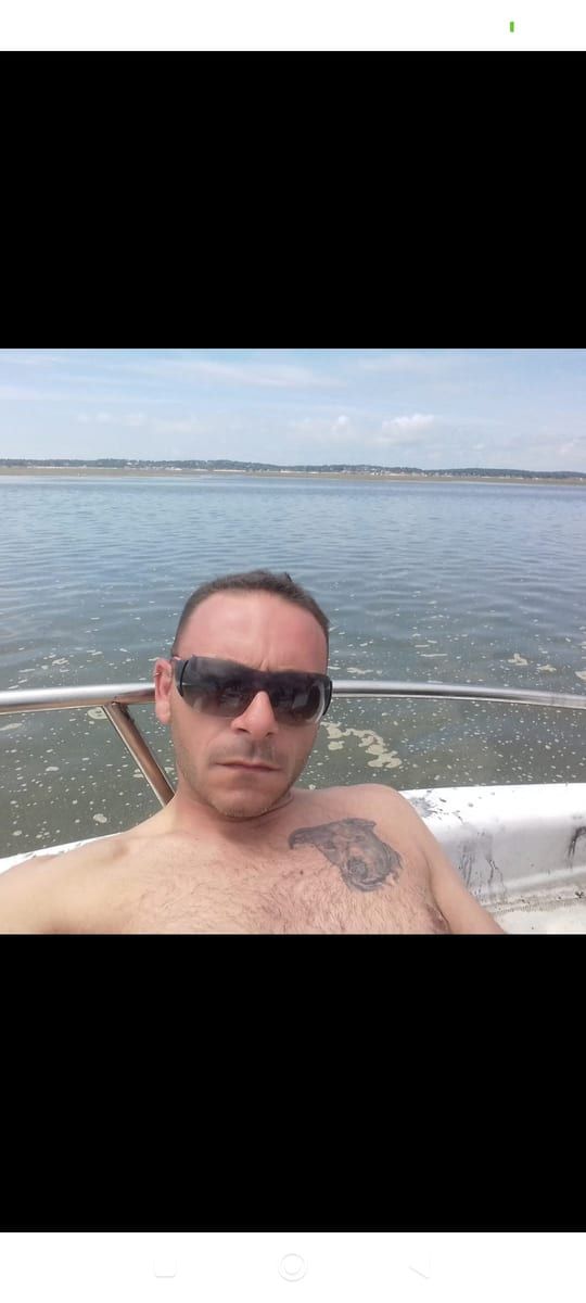 Amor - Rencontre gay à Magnedens Profil de Amor, 32 ans, Rencontre gay à Magnedens (Fribourg)