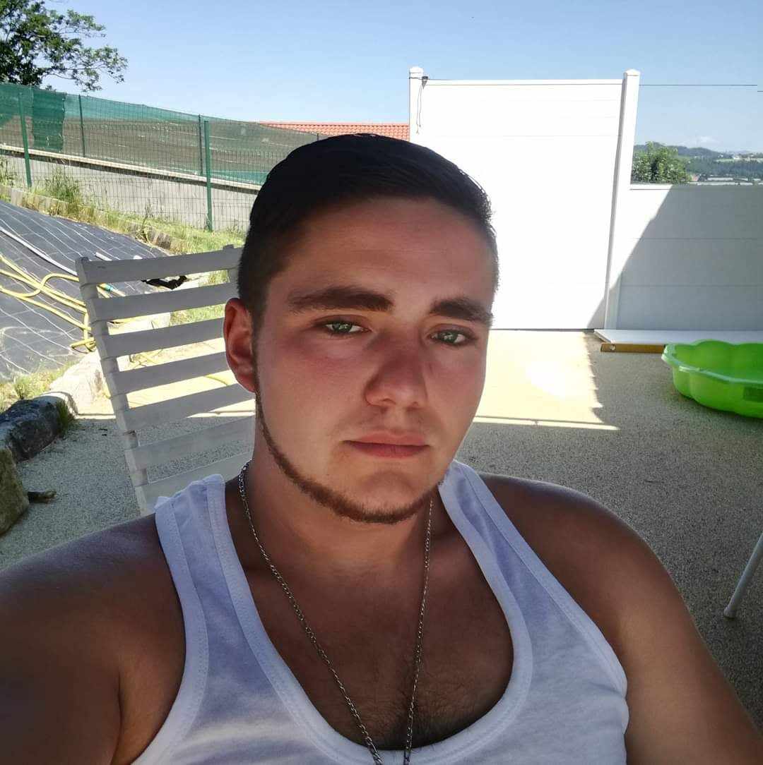 Profil de Leeroy, 26 ans, Rencontre gay à Avenches (Fribourg)