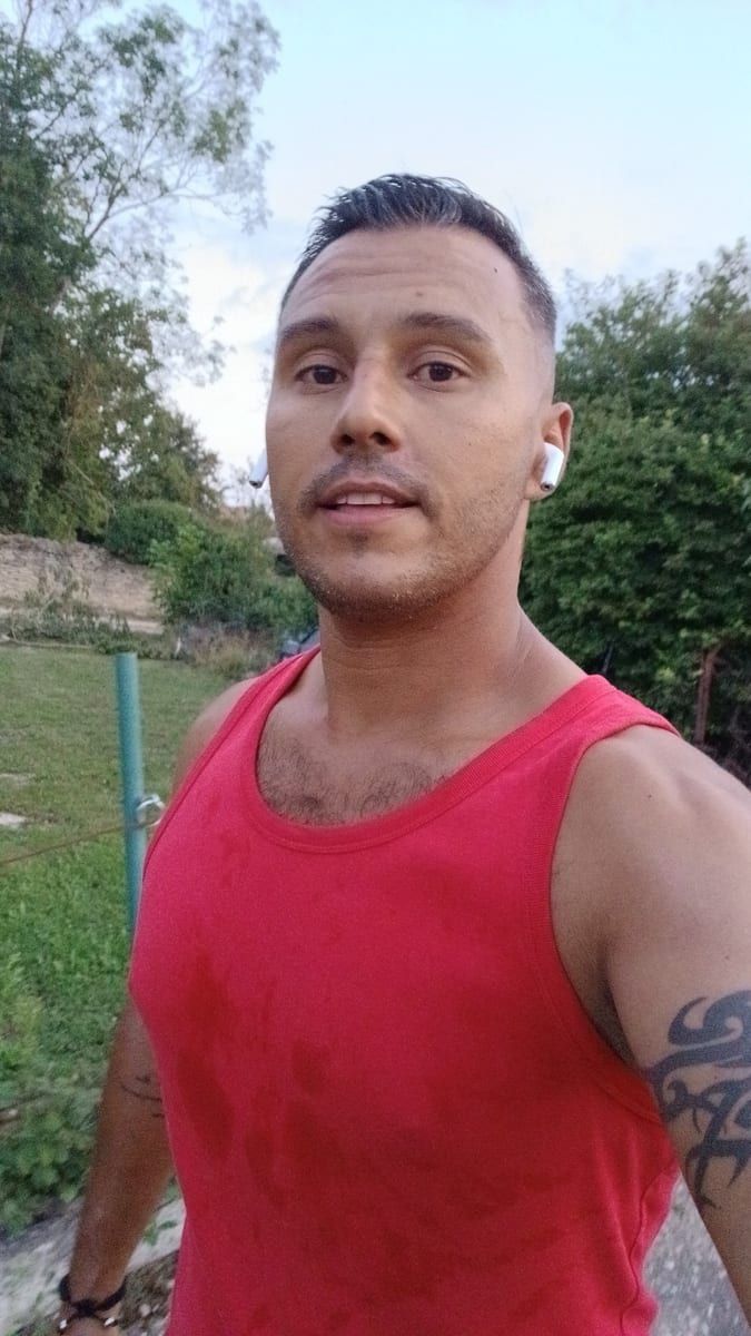 Profil de Joni, 22 ans, Rencontre gay à Lurtigen (Fribourg)
