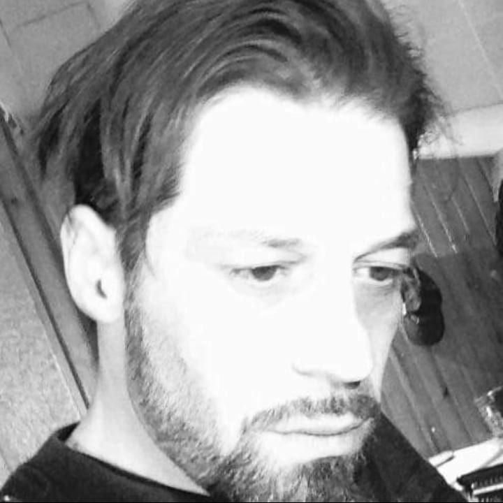 Profil de Sofiene, 23 ans, Rencontre gay à Vallon (Fribourg)