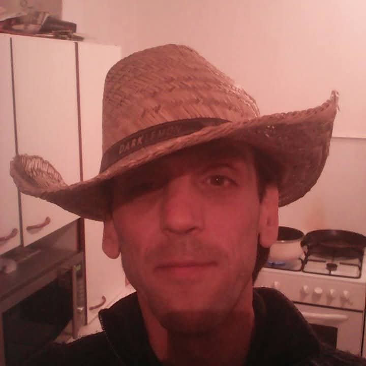 Profil de Rabbi, 35 ans, Rencontre gay à La Corbaz (Fribourg)