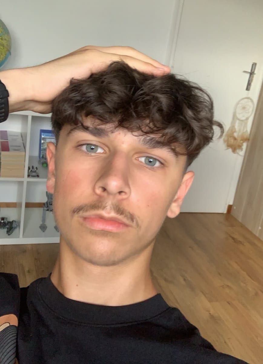 Riad - Rencontre gay à Belfaux Profil de Riad, 24 ans, Rencontre gay à Belfaux (Fribourg)