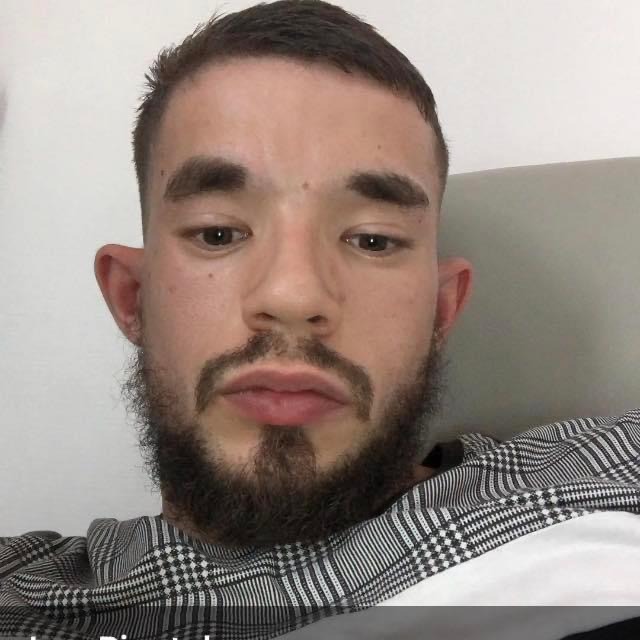 Profil de Brice, 29 ans, Rencontre gay à Le Bry (Fribourg)