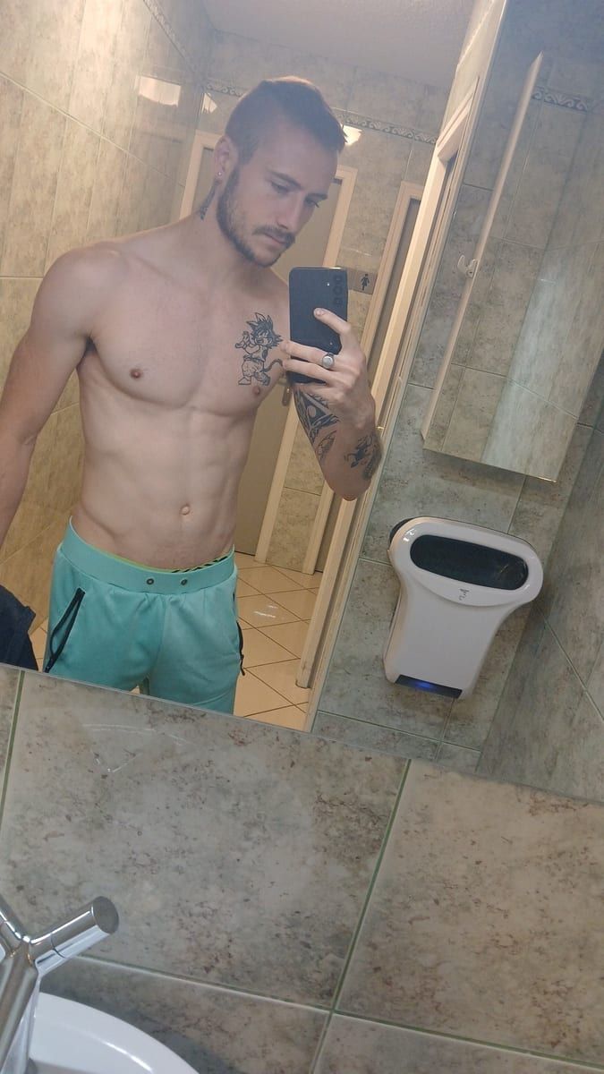 Profil de Charles-emile, 42 ans, Rencontre gay à Cheyres (Fribourg)