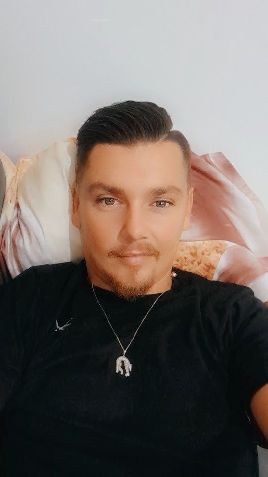 Profil de Privat, 26 ans, Rencontre gay à Gruyères (Fribourg)